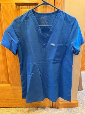 Figs Women's V-Neck Scrub Top - Blue